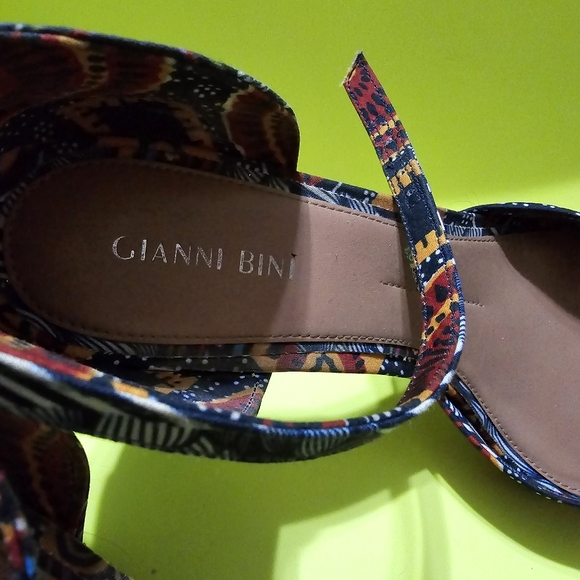 Gianni Bini Heels - Picture 2 of 16